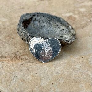 James Avery Retired Silver Hammered Heart Clasp Leather Bracelet